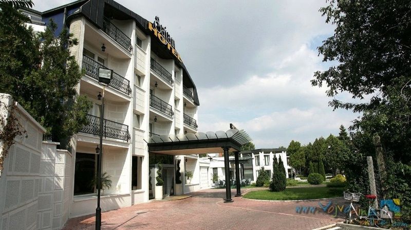 Hotel Sajam Nowy Sad Zewnętrze zdjęcie